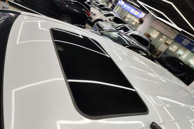 Used Toyota SIENNA 2023 2.5L Hybrid Deluxe Edition Roof