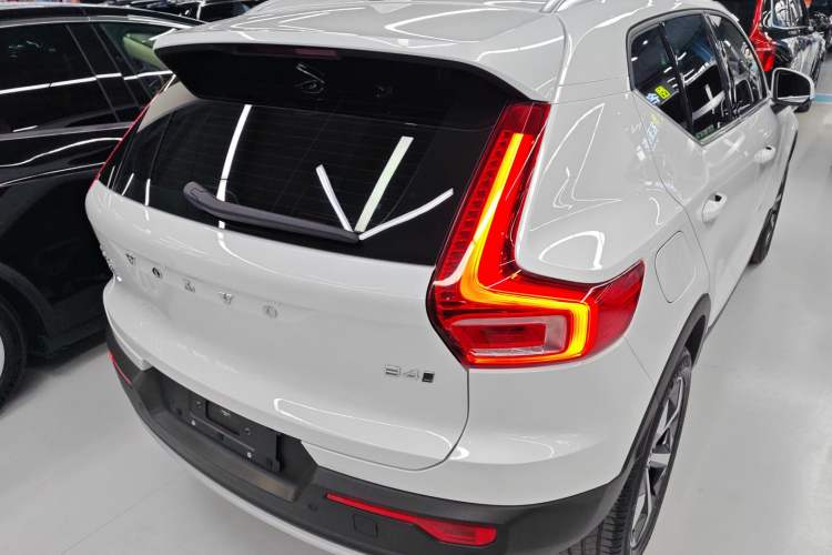 Used Volvo XC40 2024 B4 4x4 Smart Luxury Edition