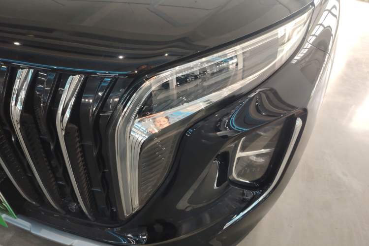 Used Hongqi HS7 PHEV 2024 2.0T PHEV Four-Wheel Drive Flagship Edition 7 Seats
