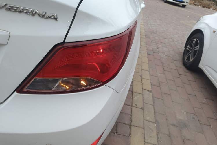 Used Hyundai Verna (older generation) 2014 1.4L Manual Smart GLS Trim