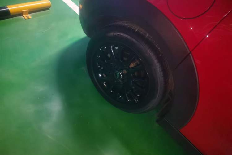 Used MINI 2016 1.5T COOPER Five-Door Edition Right Rear Wheel Hub