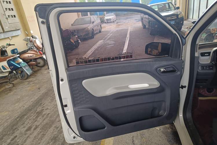 Used Wuling Hongguang MINIEV 2022 Macaron Premium Model – Lithium Iron Phosphate