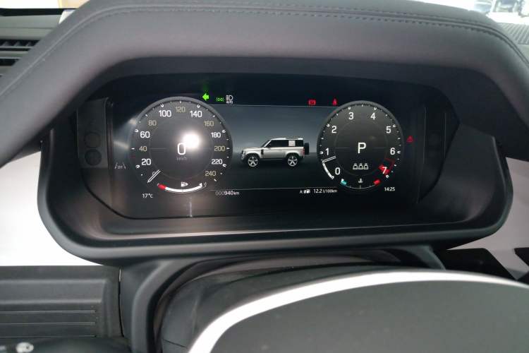 Used Land Rover Defender 2025 90 2.0T P300 S
