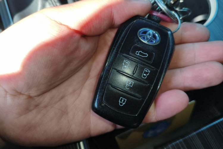 Used Toyota Granvia 2023 2.5L Hybrid Prestige VIP Edition Vehicle Key