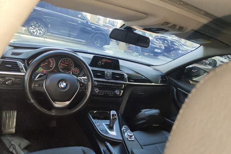 Used BMW 3 Series 2017 320Li M Sport Edition Center Console