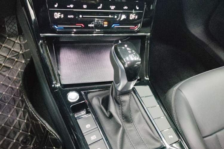 Used Volkswagen Passat 2022 330TSI Starry Elite Edition Gear Lever