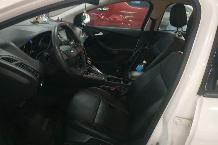 Used Ford Focus 2017 Hatchback 1.6L Automatic Comfort Plus SmartDrive Edition Left Front Seat