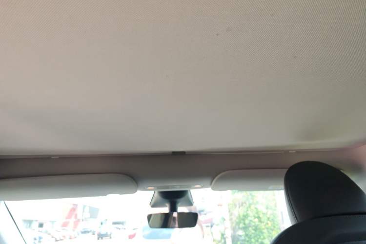 Used Tesla Model Y 2023 Long-Range All-Wheel-Drive Version
