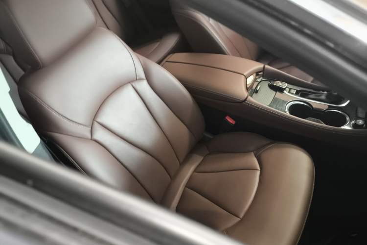 Used Buick Envision 2018 20T Two-Wheel Drive Luxury Model Right Front Seat