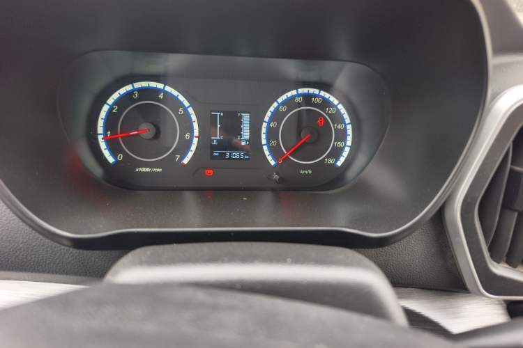 Used CHANGAN KAICHENG Ruixing M60 2023 1.5L GDI Comfort Van 2-Seater Odometer Close Up