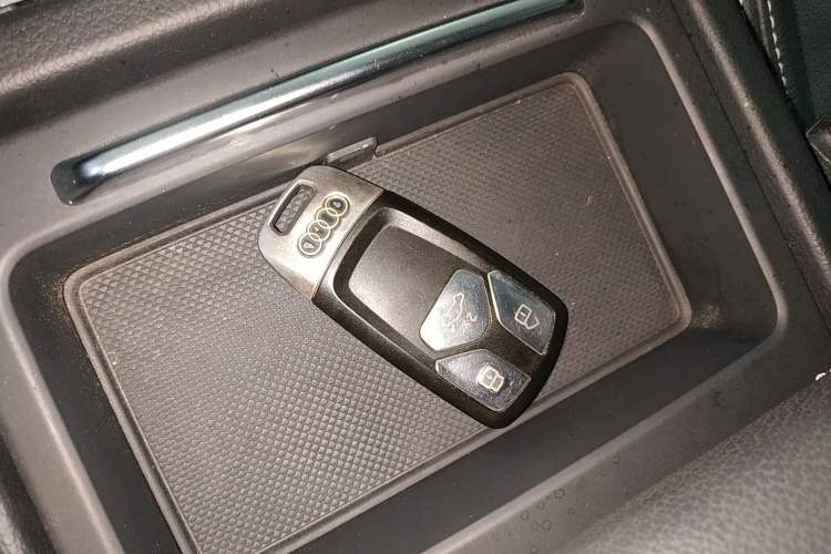 Used Audi Q5L 2020 Updated 40 TFSI Prestige Fashion Edition
