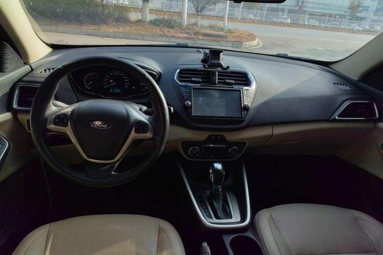 Used Ford Escort 2015 1.5L Automatic Fashion Model
