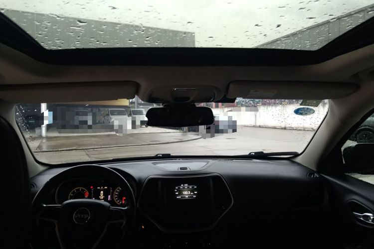 Used Jeep Cherokee 2016 2.4L Leading Edition Headliner