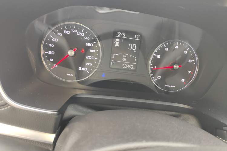 Used Roewe RX5 2019 20T Two-Wheel Drive Automatic Ali Smart Connectivity Platinum Edition Odometer Close Up