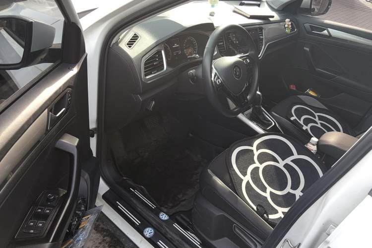 Used Volkswagen T-ROC 2021 280TSI DSG Two-Wheel Drive Elite Connect Edition