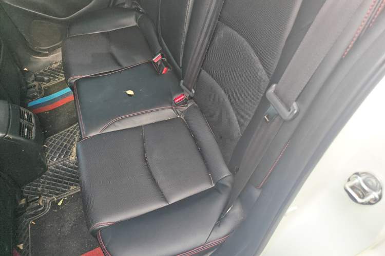 Used Mazda 3 Axela 2017 Sedan 1.5L Automatic Luxury Model Emission Standard China V Left Rear Seat