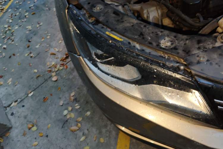 Used Volkswagen Tiguan 2013 1.8 TSI Automatic All-Wheel Drive Luxury Model Right Front Headlight