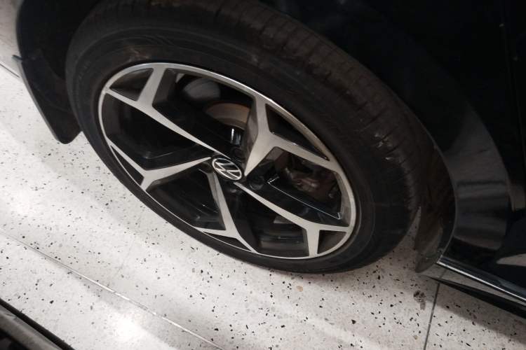 Used Volkswagen Magotan 2023 2 Million Units Limited Edition 330TSI DSG Leading Version Exterior 2