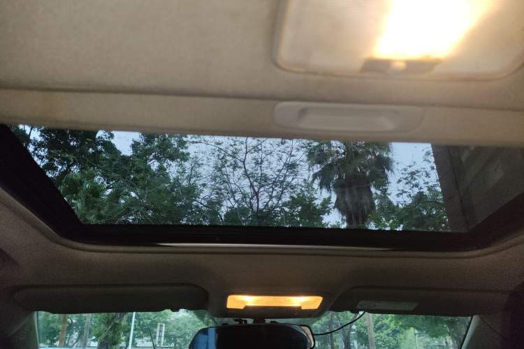 Used Toyota Levin 2017 Revised Dual-Engine 1.8H GS E-CVT Elite Sunroof Version China V Standard