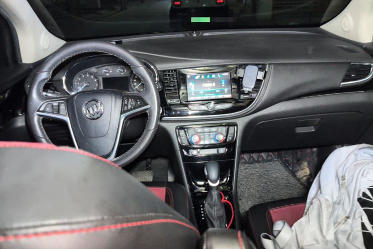 Used Buick Encore 2016 18T Automatic All-Wheel-Drive Flagship Model Center Console