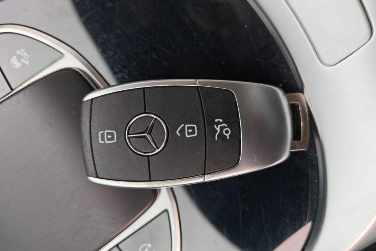 Used Mercedes-Benz GLC 2022 Facelifted GLC 260 L 4MATIC Dynamic Edition Vehicle Key