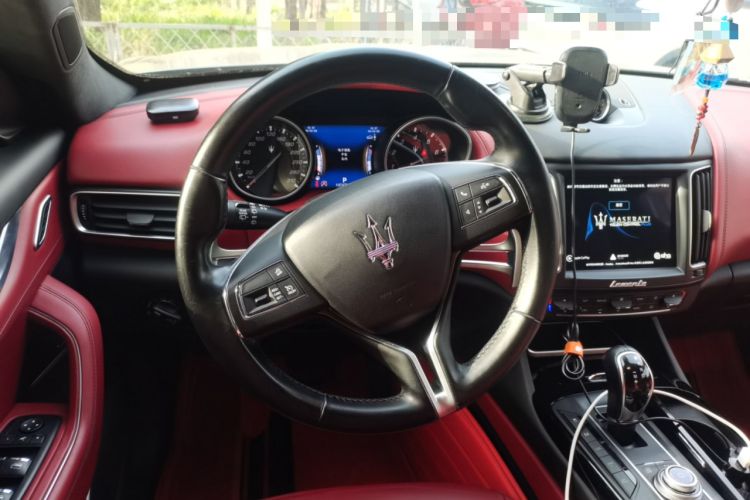 Used Maserati Levante 2016 3.0T Standard Edition Steering Wheel