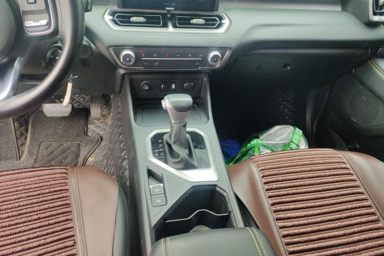 Used Great Wall King Kong Poer 2023 2.0T Automatic Diesel Two-Wheel-Drive Elite Version Flatbed GW4D20M
