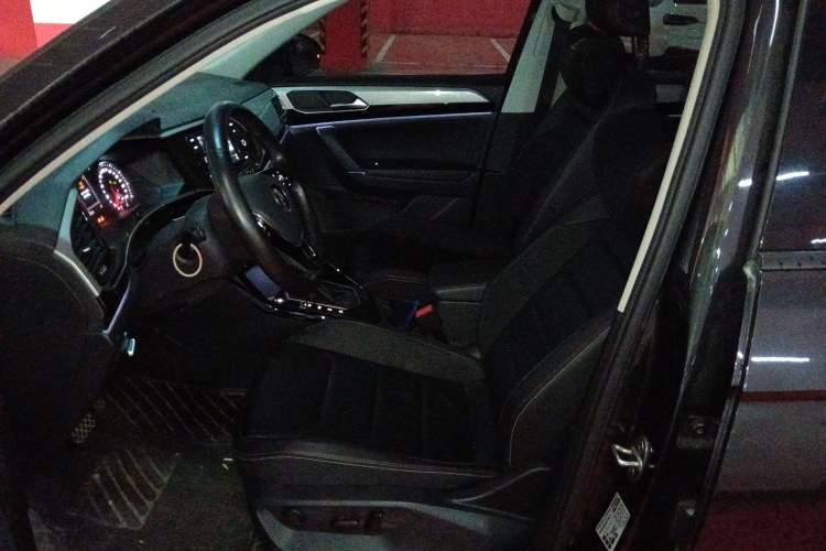 Used Volkswagen Tayron 2019 330TSI Two-Wheel Drive Luxury Model China VI Standard