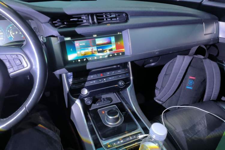 Used Jaguar XF 2016 XF 2.0T Two-Wheel-Drive Luxury Edition
