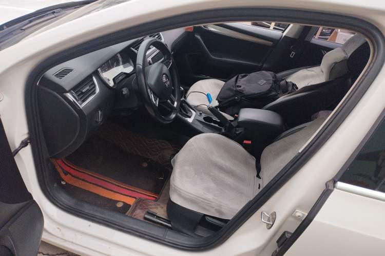 Used Skoda Octavia 2018 1.6L Automatic Luxury Edition