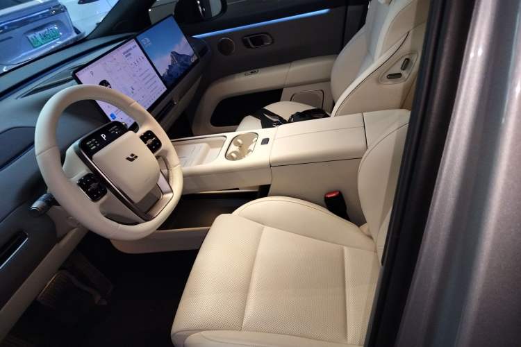 Used Li Auto i6 2025 Model Two-Wheel-Drive Standard Type