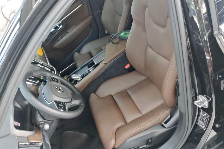 Used Volvo S90 2023 B5 Zhiyuan Luxury Edition
