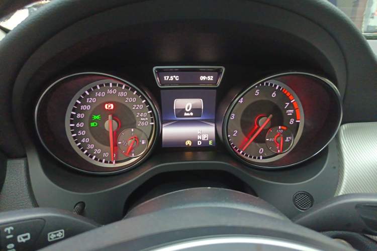 Used Mercedes-Benz GLA 2015 GLA 220 4MATIC Fashion Model Instrument Cluster