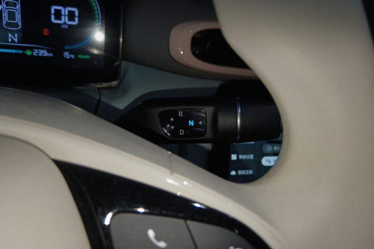 Used Leapmotor T03 2025 310 Comfort Edition Gear Lever