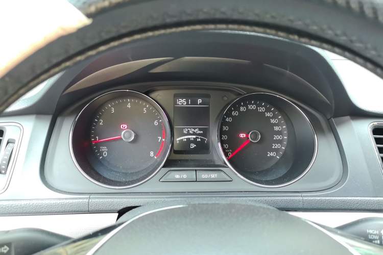 Used Volkswagen Lavida 2015 1.6L Automatic Comfort Edition
