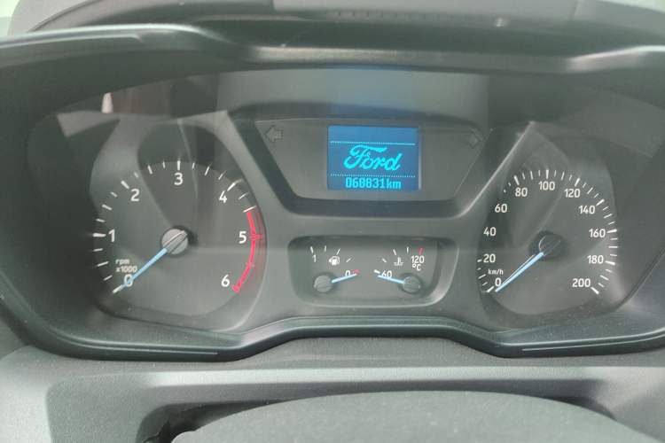 Used Ford Transit 2021 2.0T Diesel Manual Advanced Commercial Traveler Mid-Chassis Mid-Roof 9-Seater China VI