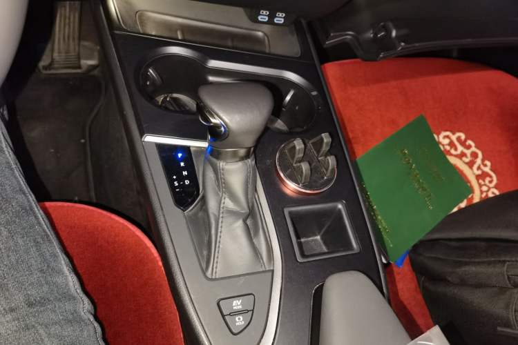 Used Lexus UX 2022 260h Explore-Cool Edition Gear Lever