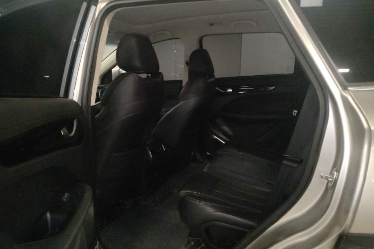 Used JETOUR X90 2019 1.6T DCT Luxury Travel Edition 6 Seats China VI Standard Left Rear Seat