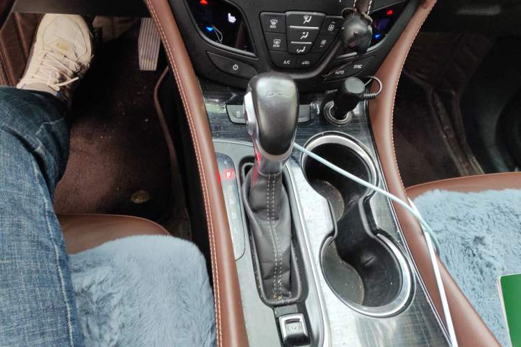 Used Buick Envision 2019 20T Two-Wheel Drive Luxury Version China VI Standard Gear Lever