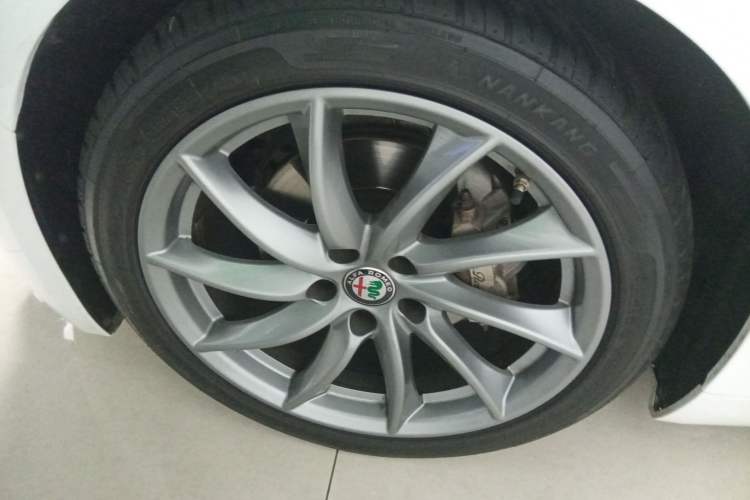 Used Alfa Romeo Giulia 2017 2.0T 200HP Luxury Edition