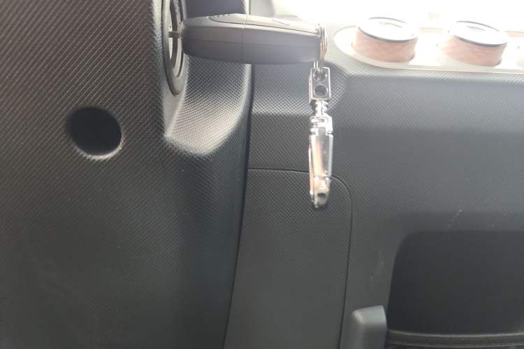 Used Wuling Hongguang MINIEV 2022 Macaron Premium Model – Lithium Ternary Battery