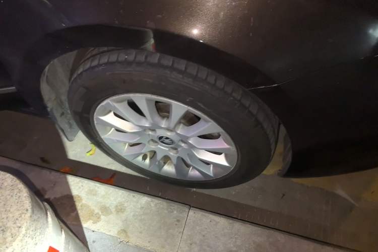 Used Skoda Superb 2013 1.4 TSI DSG Prestige Edition Right Front Wheel Hub