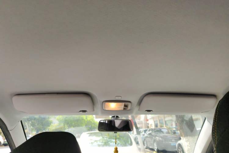 Used Chery QQ Ice Cream 2022 170km Sundae Phosphate Lithium-Ion Headliner