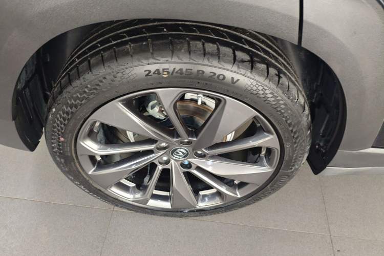 Used CHANGAN UNI-T 2020 1.5T Flagship Version Right Rear Wheel Hub