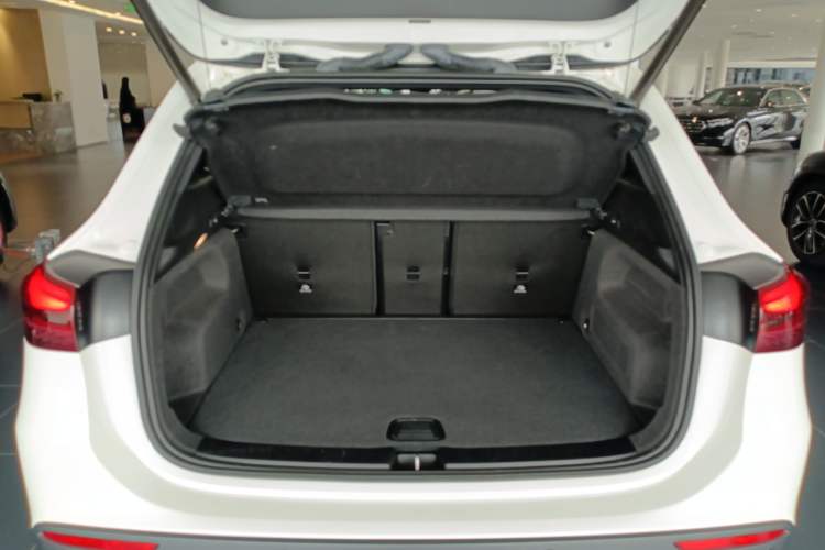 Used Mercedes-Benz GLA 2024 GLA 220 Trunk