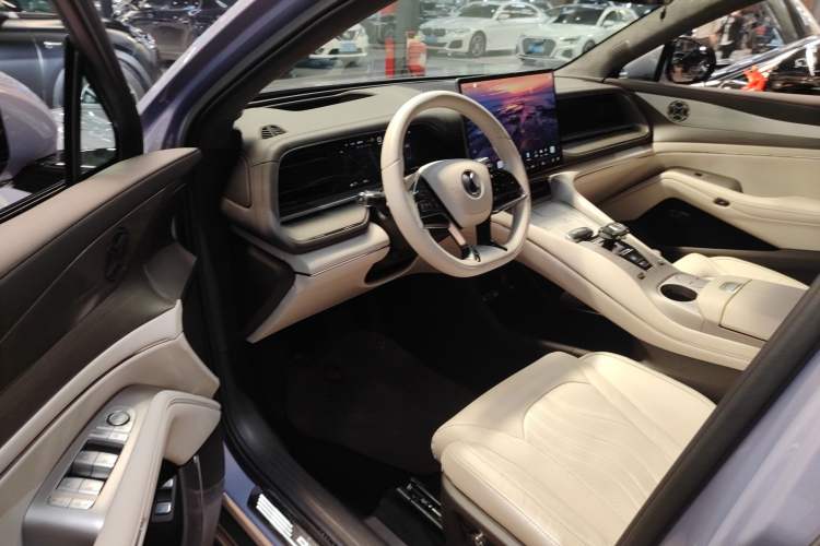 Used Denza N7 2025 630 All-Wheel Drive Intelligent Driving Dual-Laser Flagship Edition Driver Seat