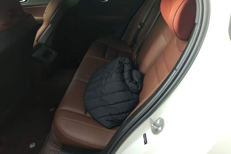 Used Volvo S60 2023 B4 Zhiyuan Luxury Edition
