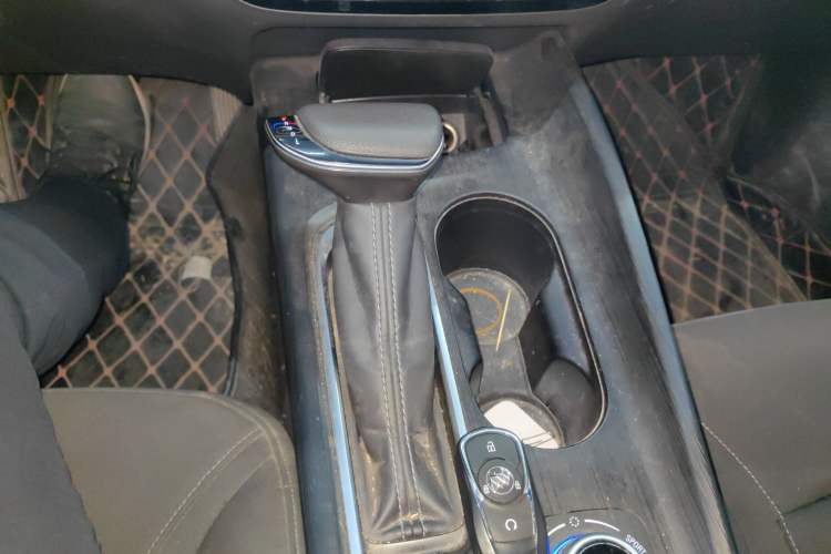 Used Buick Velite 6 2022 Plug-in Hybrid Connected Fashion Model
