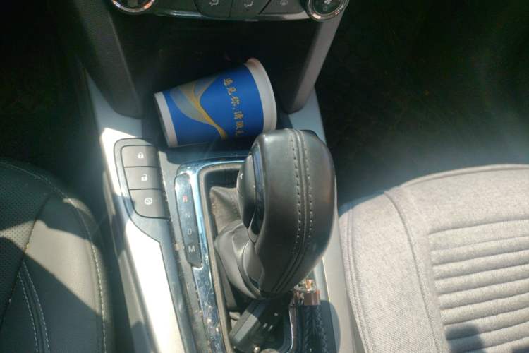 Used Chevrolet Malibu 2017 1.5T Automatic Luxury Edition Gear Lever