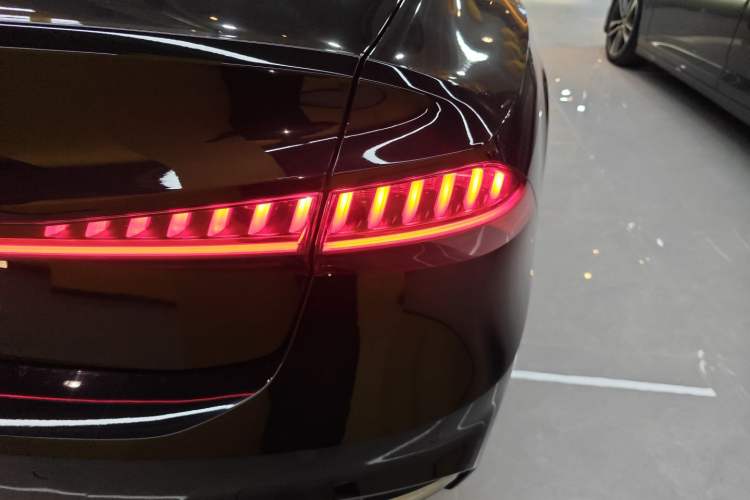 Used Audi A7L 2024 45TFSI S-line Dream-Building Edition Flow Crystal Package
